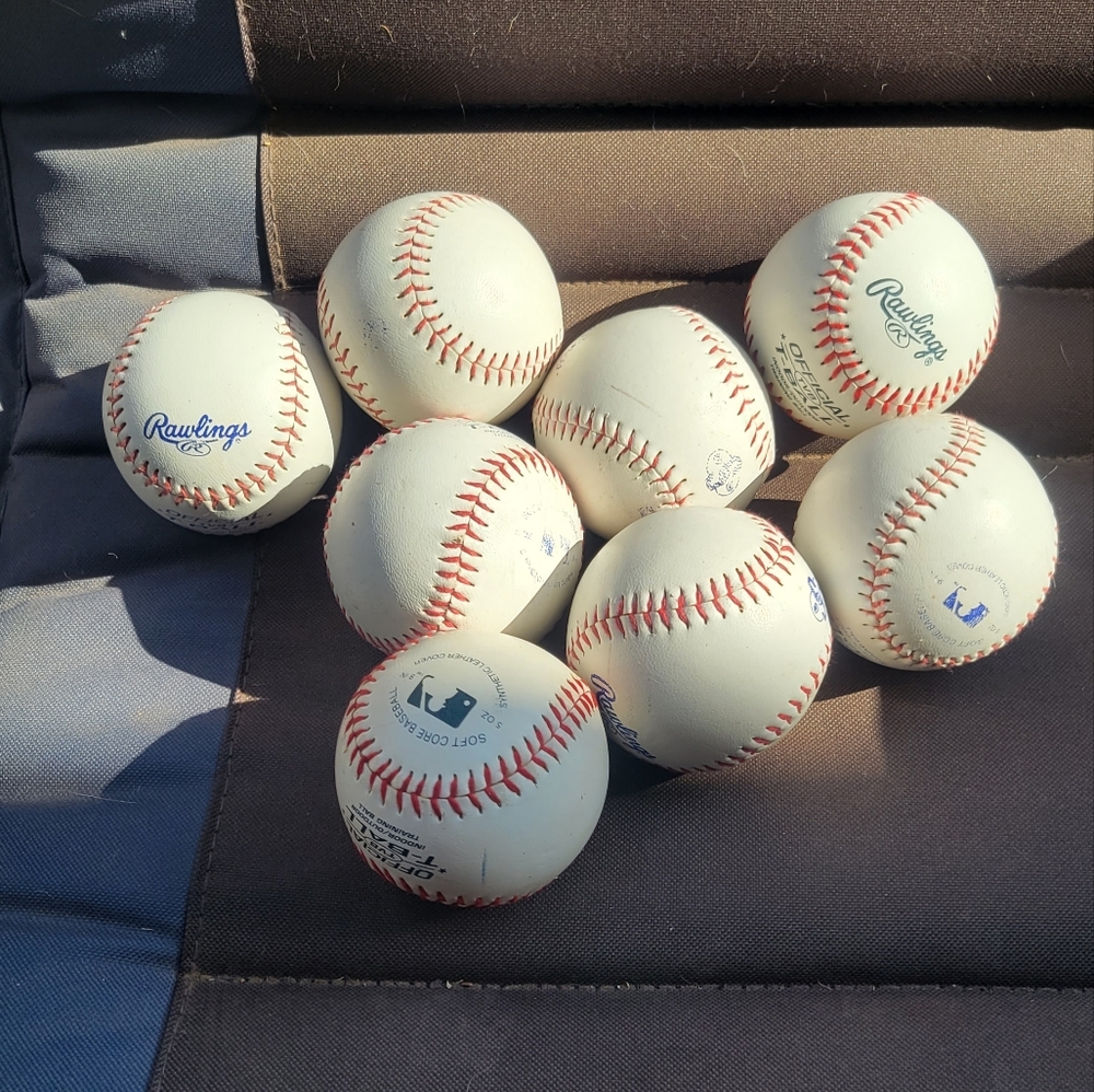 Lot of 8 Baseballs 9” 5oz Rawlings Official T-ball, Diamond Soft Core Training